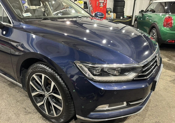 Volkswagen Passat cena 52900 przebieg: 266000, rok produkcji 2016 z Miechów małe 436